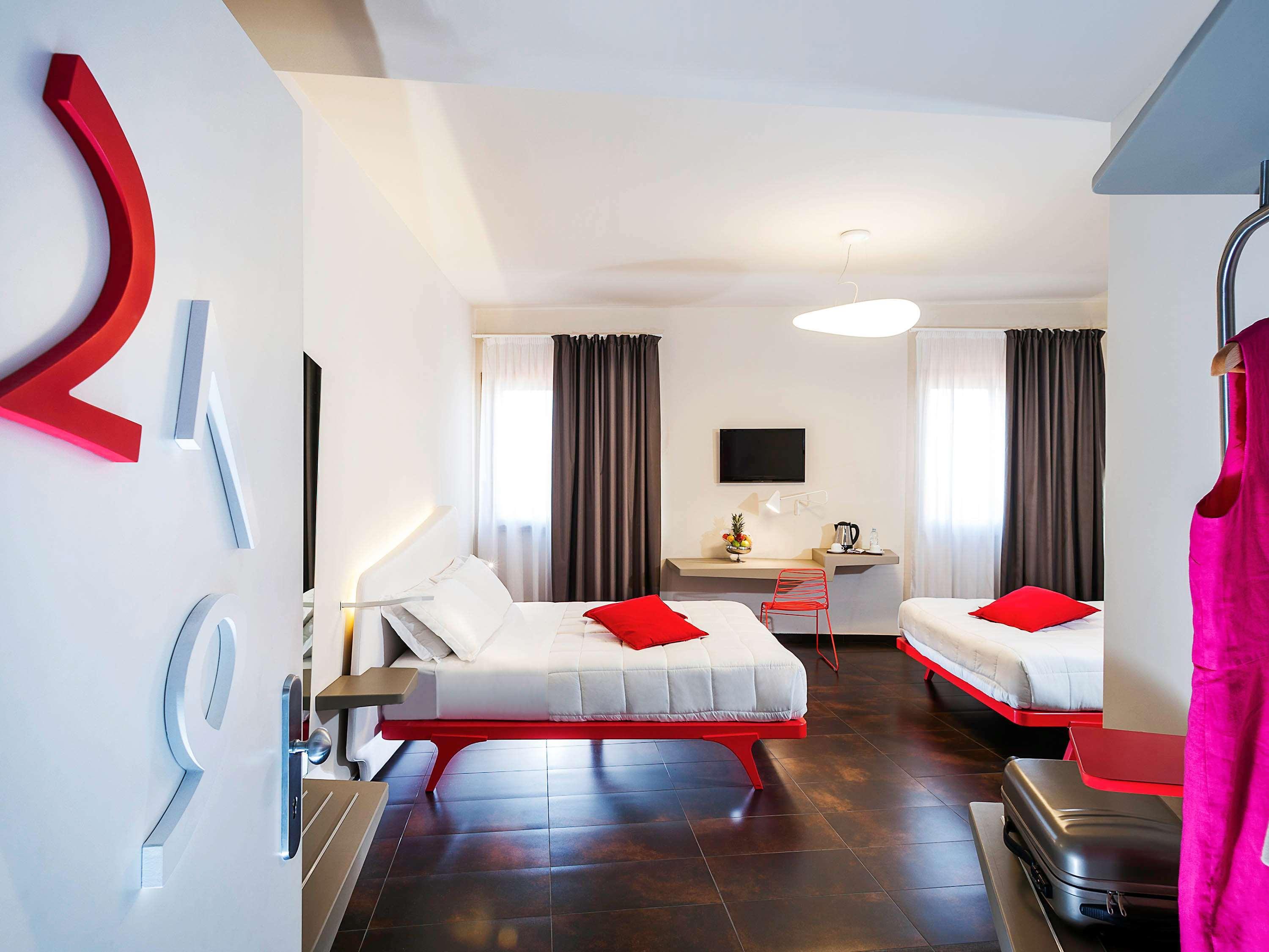 Ibis Styles Palermo President Hotel Exterior photo