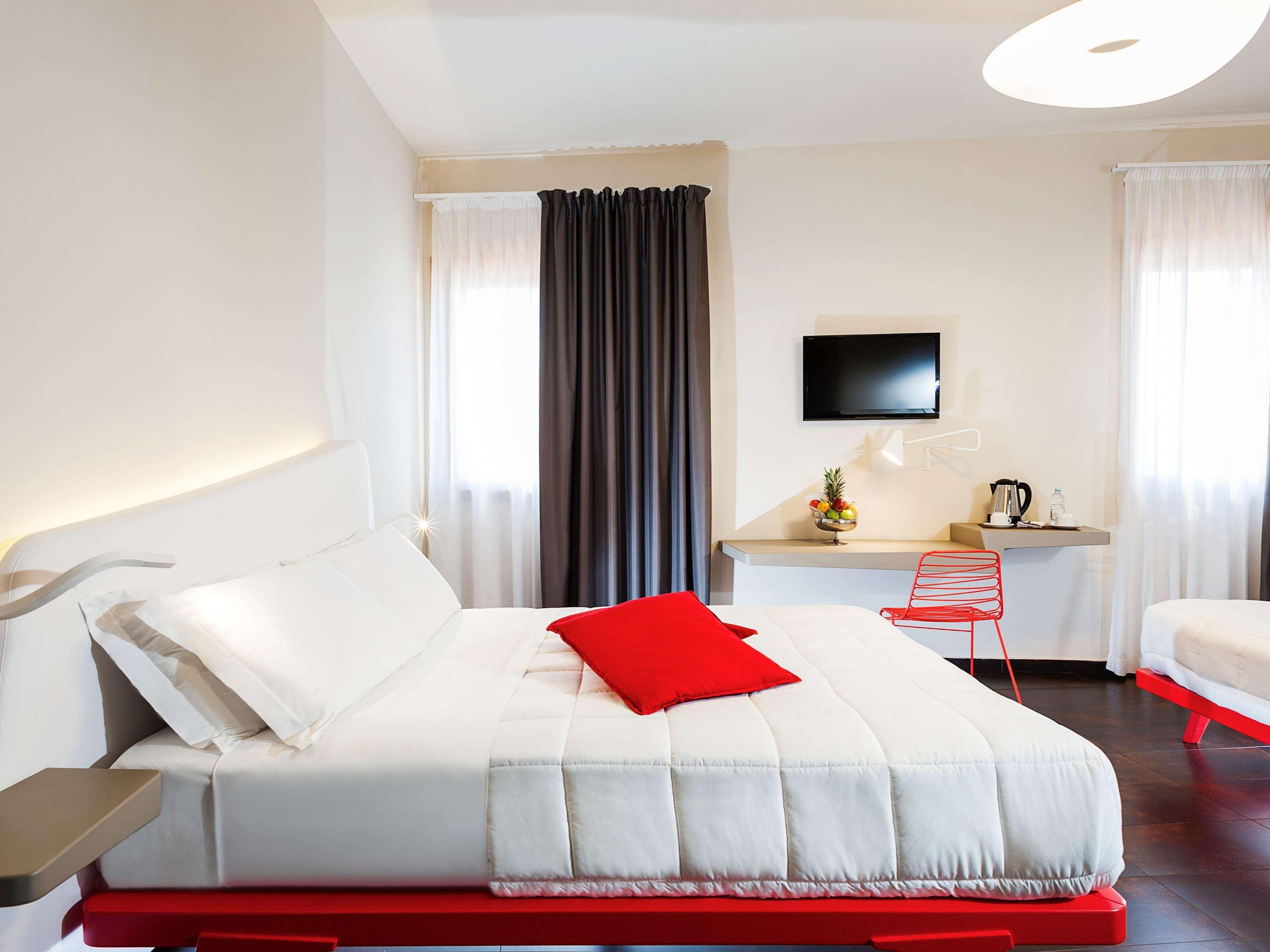 Ibis Styles Palermo President Hotel Exterior photo