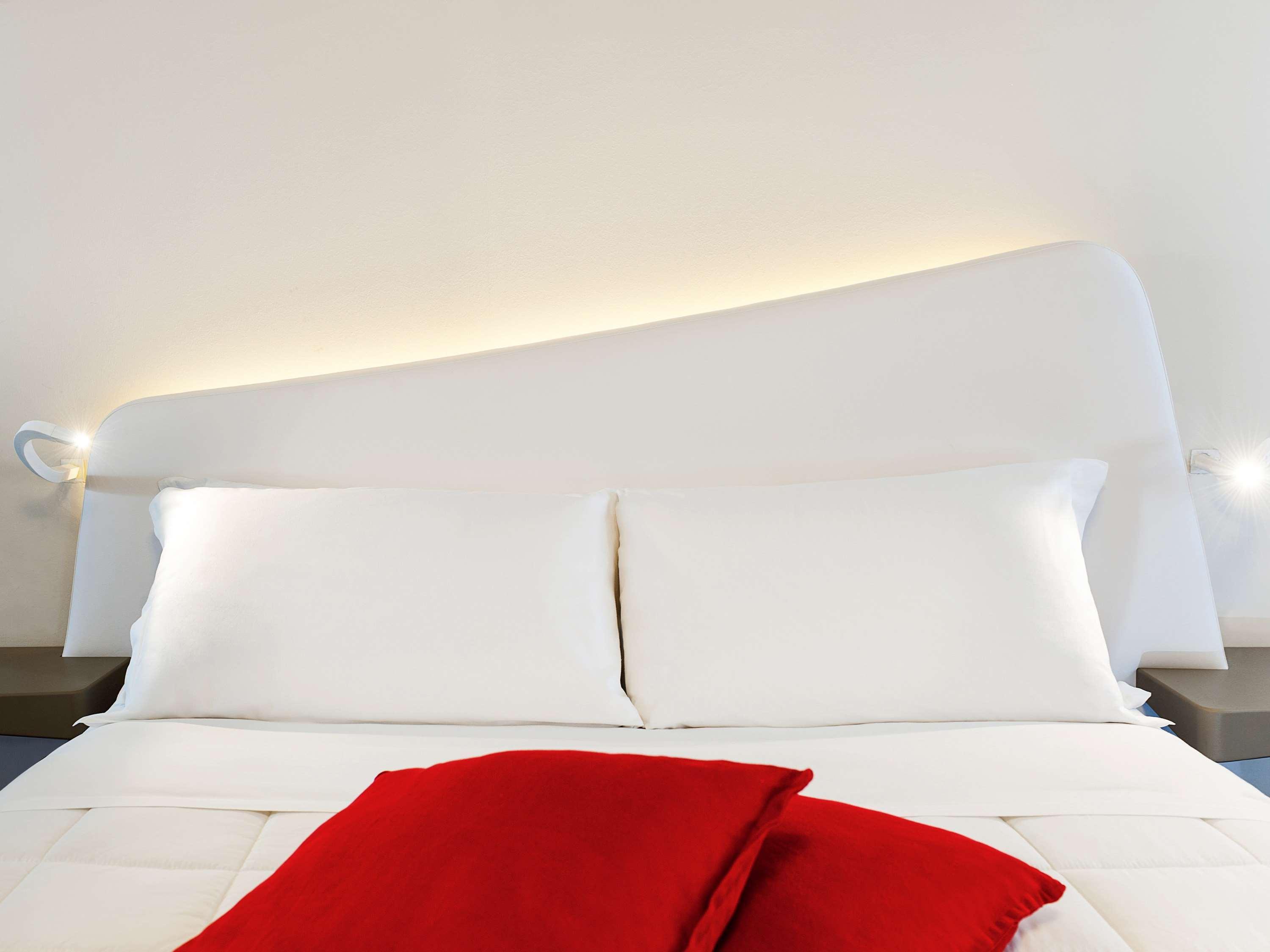 Ibis Styles Palermo President Hotel Exterior photo