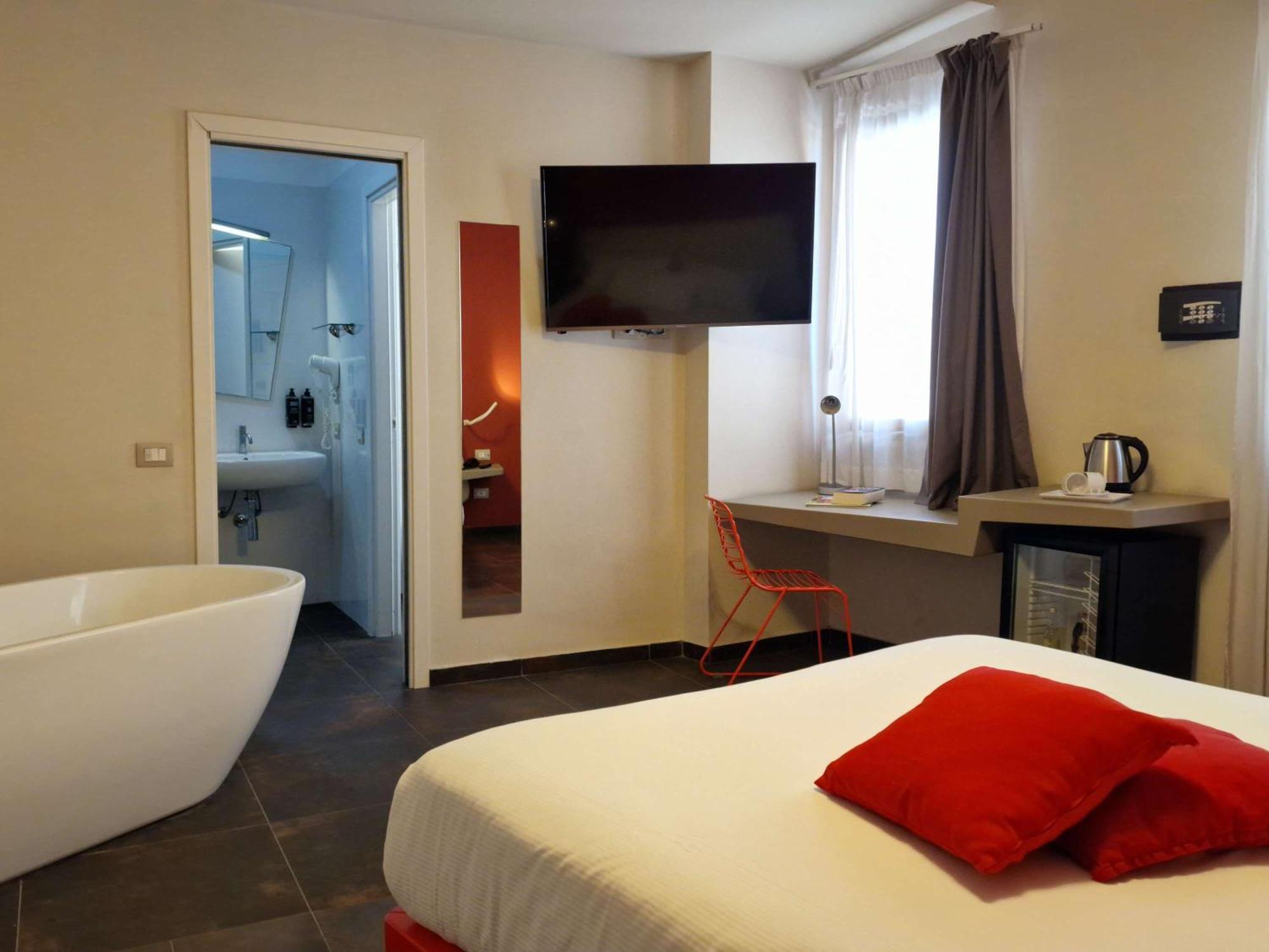 Ibis Styles Palermo President Hotel Exterior photo