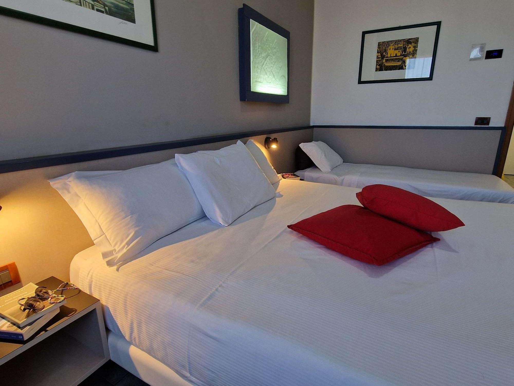 Ibis Styles Palermo President Hotel Exterior photo